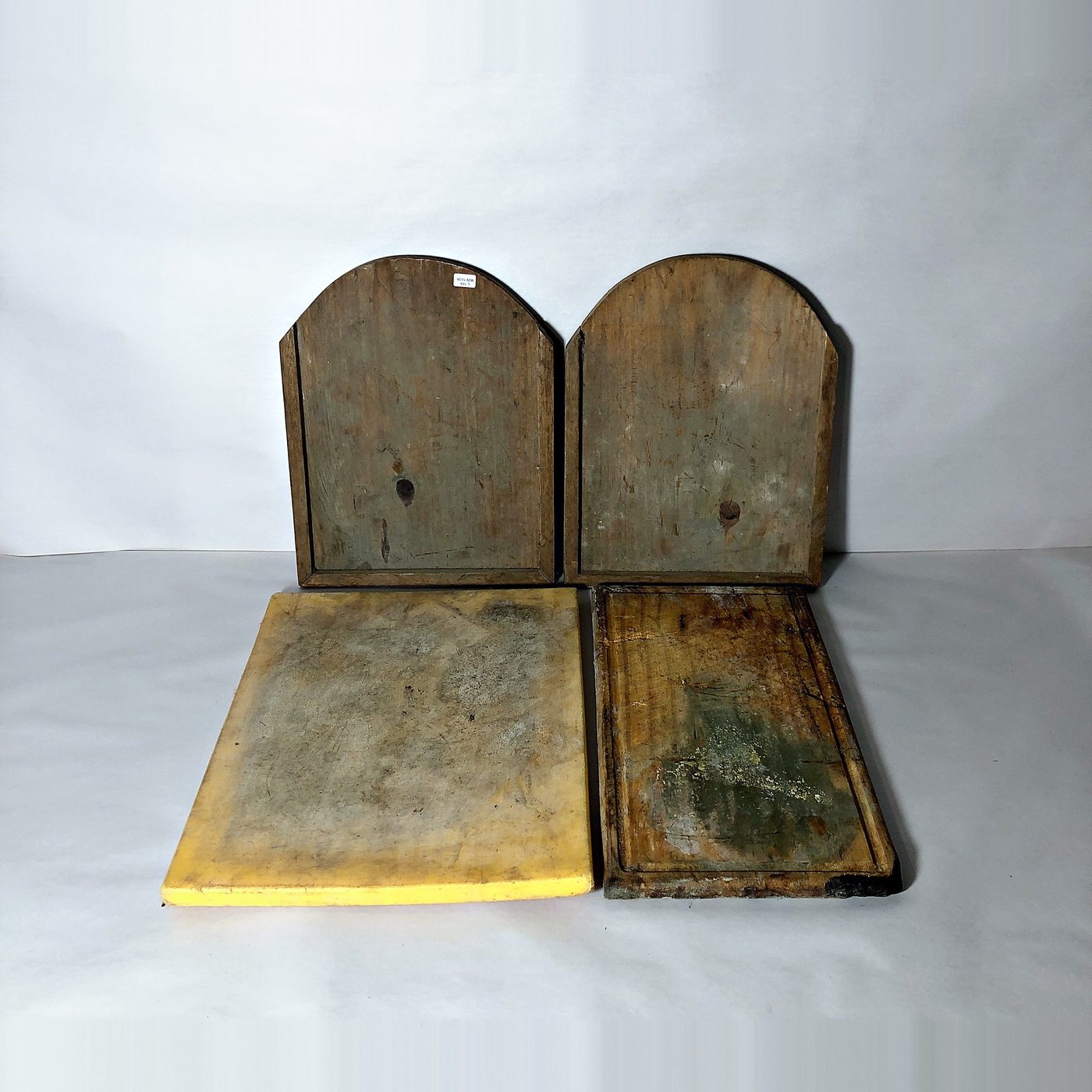 Set de 4 tablas de madera y plástico: 2 de picar y 2 posafuentes
