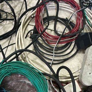 Lote de Cables Varios: Eléctricos, de Red y Adaptadores - imagen 5