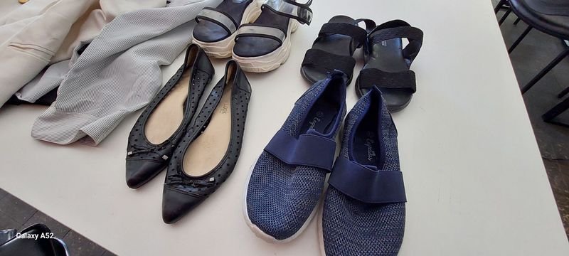Lote de calzados y accesorios de vestir - imagen 2