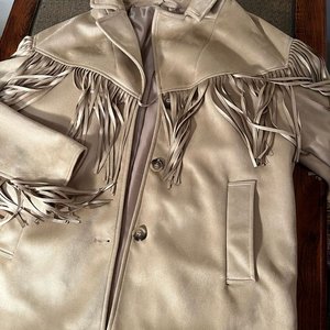 Chaqueta Beige con Flecos Rita Ora Talle L - imagen 6