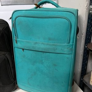 Set de 2 Valijas de Viaje: Negra y Turquesa - imagen 3