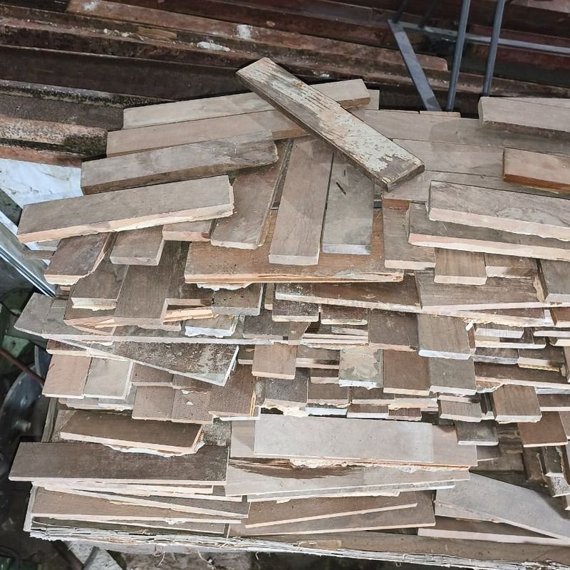 Gran cantidad de parquet de lapacho para decoración - imagen 2