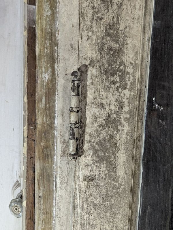 Puerta de cedro con vidrios biselados y marco de pinotea - imagen 10