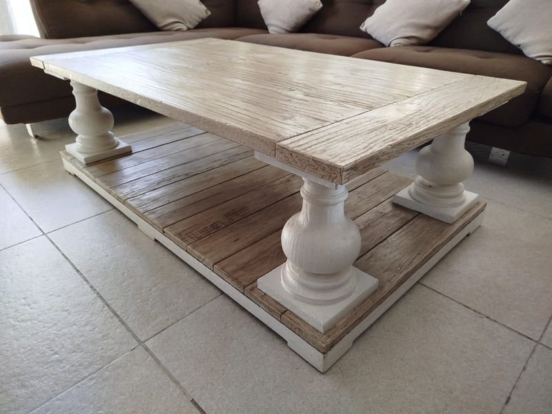 Mesa Ratona de Madera con Sofá y Accesorios - imagen 5