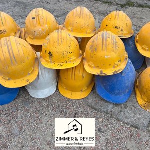 Lote de Cascos de Construcción Amarillos y Azules - imagen 2