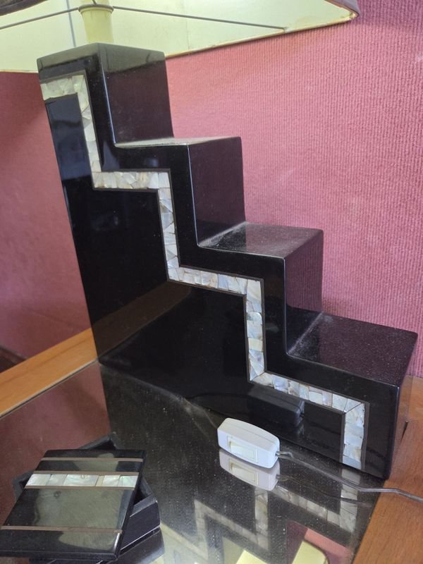 Lámpara y alhajero laqueado haciendo juego. 55cm alto - imagen 4