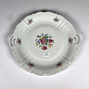 Lote siguiente: Plato de Porcelana Alemana Schlottenhop con Flores y Bordes Dorados