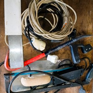 Lote de Herramientas Varias y Extensiones Eléctricas - imagen 2