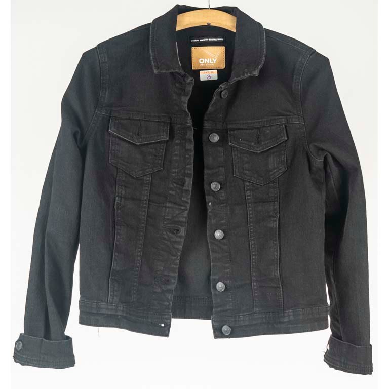 Campera de Jean Negra Marca Only Talle Único