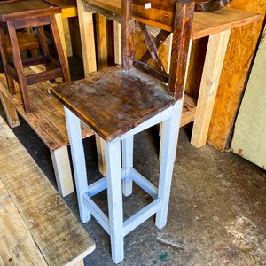 Lote anterior: Juego de Barra Rústico: Banqueta Alta y Mesa Auxiliar de Madera