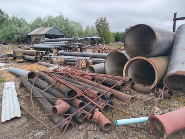 Lote de Tuberías y Materiales de Construcción