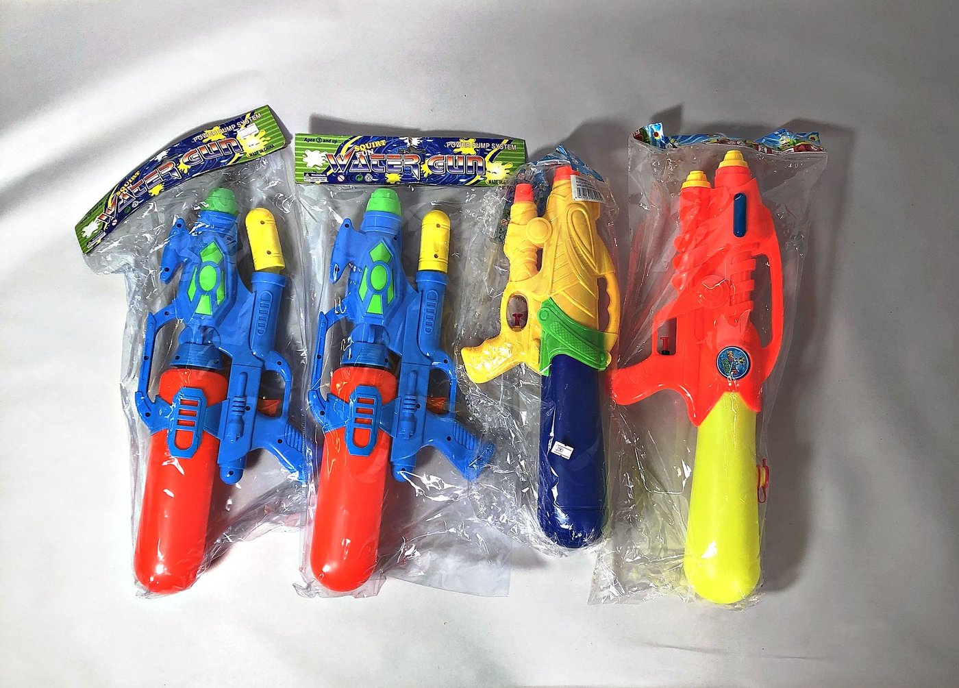 Pack de 4 Pistolas de Agua de Colores para Niños