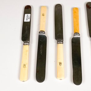 Juego de 7 Piezas: Cuchillos con Hojas de Acero y Tenedor Trincheta Elkington - imagen 4