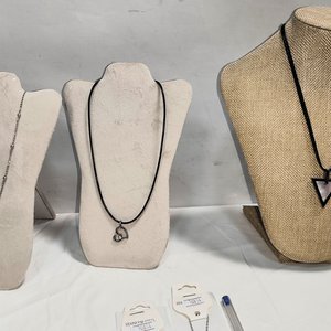 Lote de 50 Piezas de Joyería Nueva en Acero Quirúrgico: Collares, Aretes y Pulseras - imagen 5
