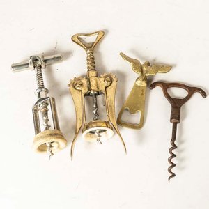 Lote siguiente: Set de 4 Piezas de Metal y Bronce: Sacacorchos y Destapador