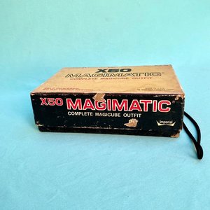Antigua cámara de fotos americana con muy poco uso o sin uso en su caja original . X50 Magimatic. Complete Magicube outfit. Made in usa by Imperial Camera Corp. under eastman Kodak Corp.  10 cm x  cm. - imagen 4