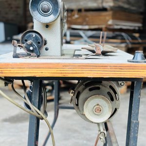 Máquina de Coser Industrial Brother para Botones - imagen 3