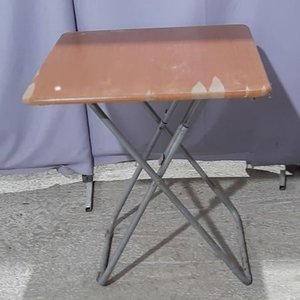 Mesa Plegable Cuadrada de MDF y Caño - imagen 1