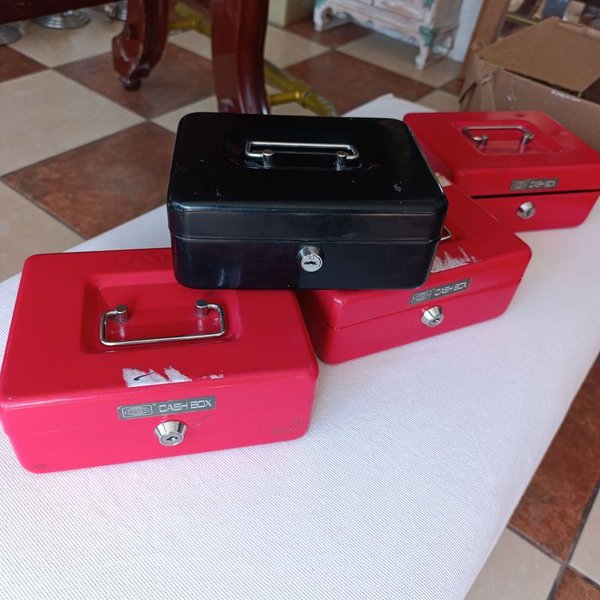Caja de dinero metálica con asa y cerradura sin llave - imagen 1