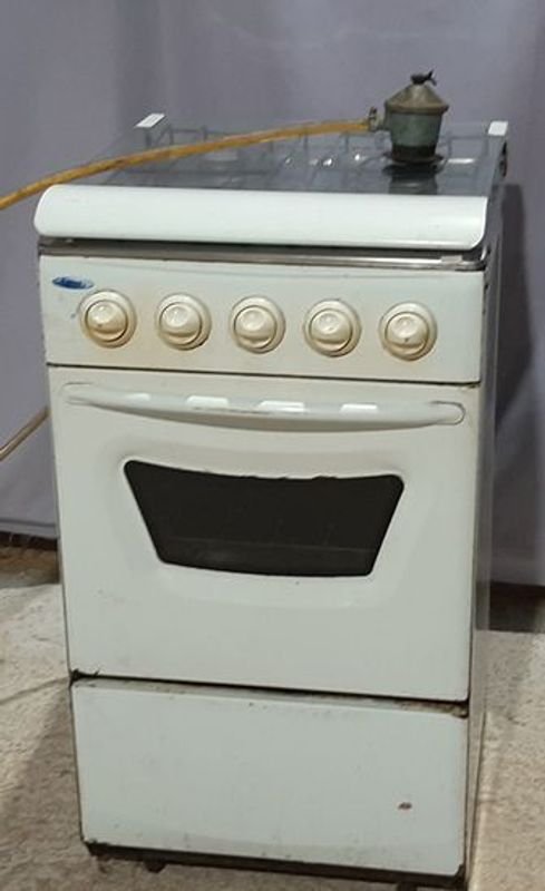 Cocina a Gas Blanca Dikler 4 Hornallas con Válvula
