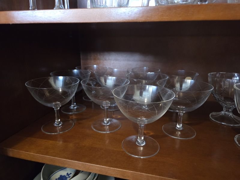 Gran lote de copas, vasos y vajilla en buen estado - imagen 7