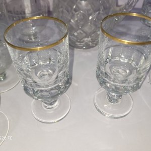 Juego de Cristalería Labrada con Borde Dorado: Jarra y Copas Variadas - imagen 5