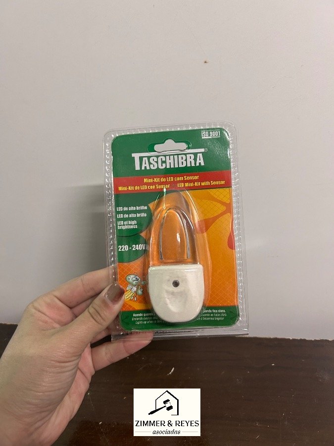 Velador Taschibra Mini Kit LED con Sensor de Luminosidad
