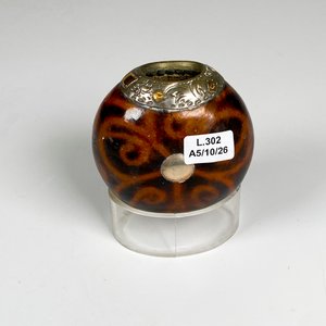 Mate galleta virola de plata y oro ,con soporte acrílico - imagen 2