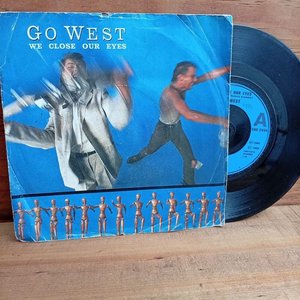 Lote anterior: Vinilo Simple Go West "We Close Our Eyes" 1985 Made in England