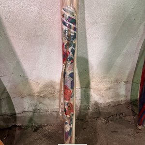 Lote siguiente: Sombrilla Vintage con Estampado Floral y Estuche