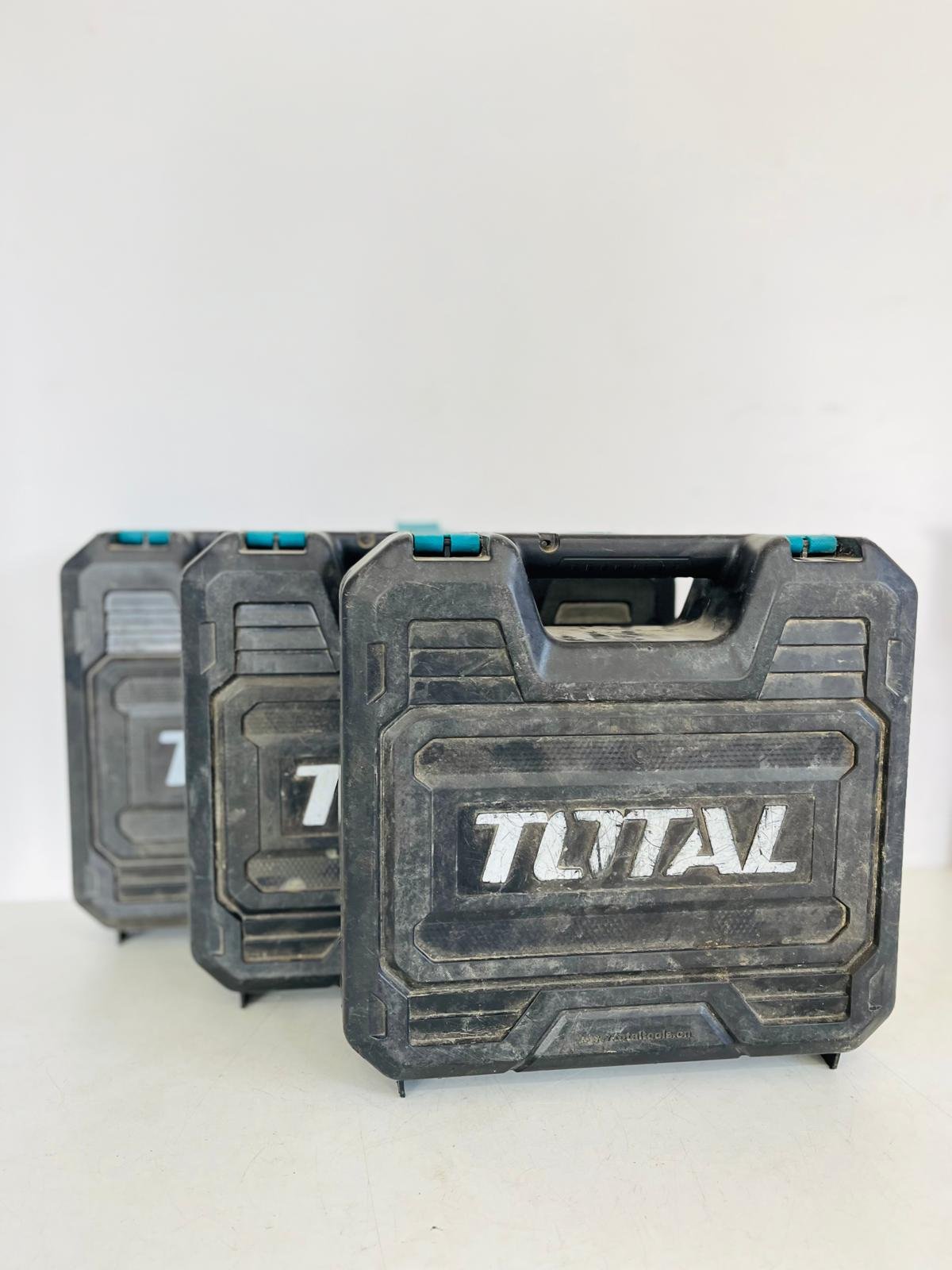 Lote de 3 Cajas de Herramientas Marca Total