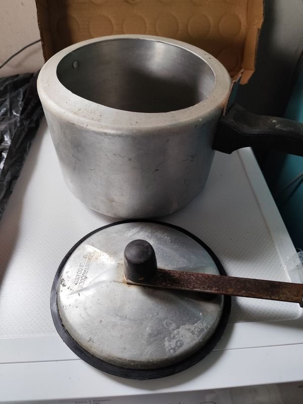 Olla a Presión de Aluminio (4-5 Litros) - Sin Manija - imagen 1