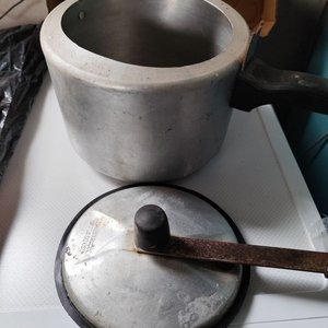 Lote anterior: Olla a Presión de Aluminio (4-5 Litros) - Sin Manija