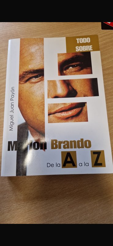 Lote anterior: Libro sobre Marlon Brando