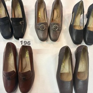 Lote anterior: Lote de 5 Pares de Zapatos de Cuero para Mujer - Talle 36