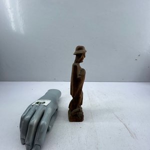 Talla de Madera Figura Humana con Sombrero - imagen 4
