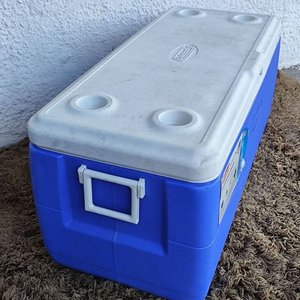 Conservadora Coleman Xtreme 142 Litros con Asas y Portavasos - imagen 11