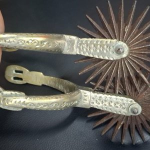Espuelas de Caballo Grandes con Grabados - imagen 3