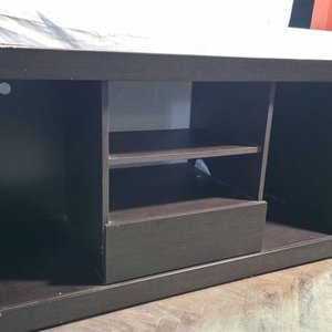 Rack de TV moderno en madera oscura - imagen 2