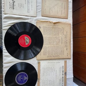 Lote de Discos de Vinilo y Libros de Música Clásica y Popular - imagen 2