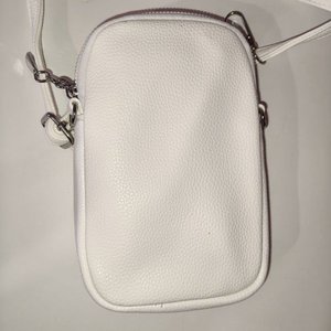 Bolso Porta Celular de Cuero Blanco con Cierre Metálico - imagen 2