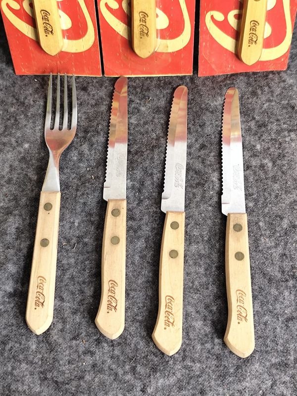 Set de 7 Cubiertos Coca Cola con Mango de Madera