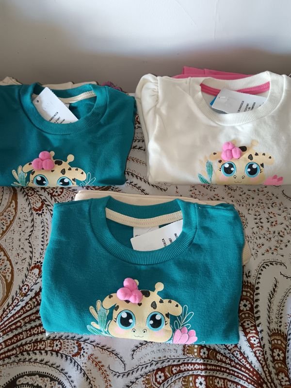 Ropa para bebés con buzos y pantalones - imagen 2