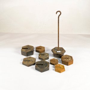 Juego de 8 Pesas de Hierro para Balanza con Enganche - imagen 1