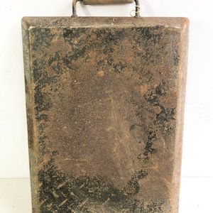 Plancha Antigua de Hierro con Asas de Madera - imagen 2