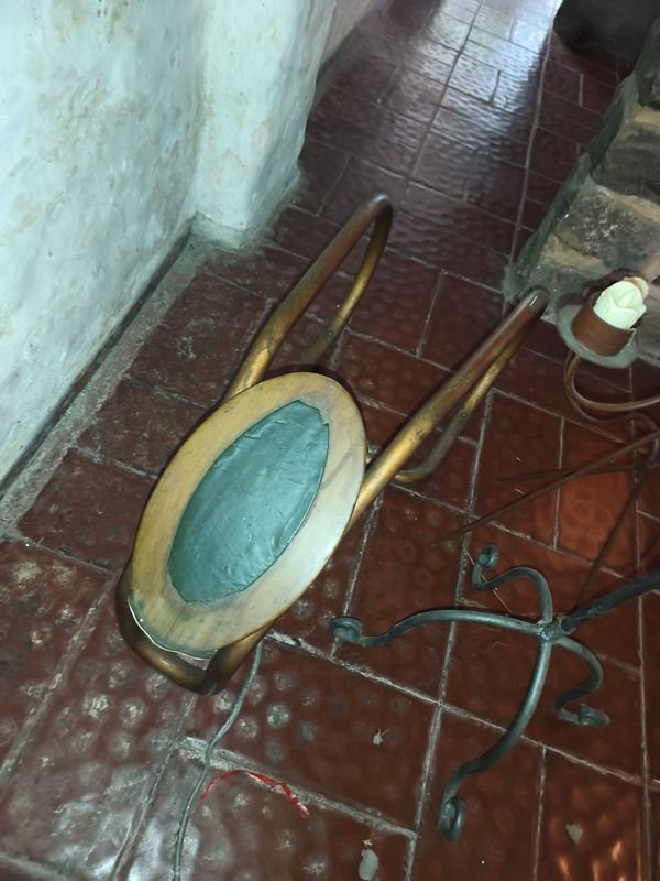 Juego de Candelabros de Bronce y Madera - imagen 1