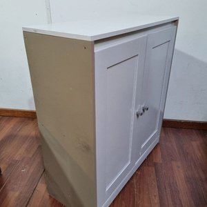 Mueble Aéreo Claro con Dos Puertas y Estante Interno - imagen 3