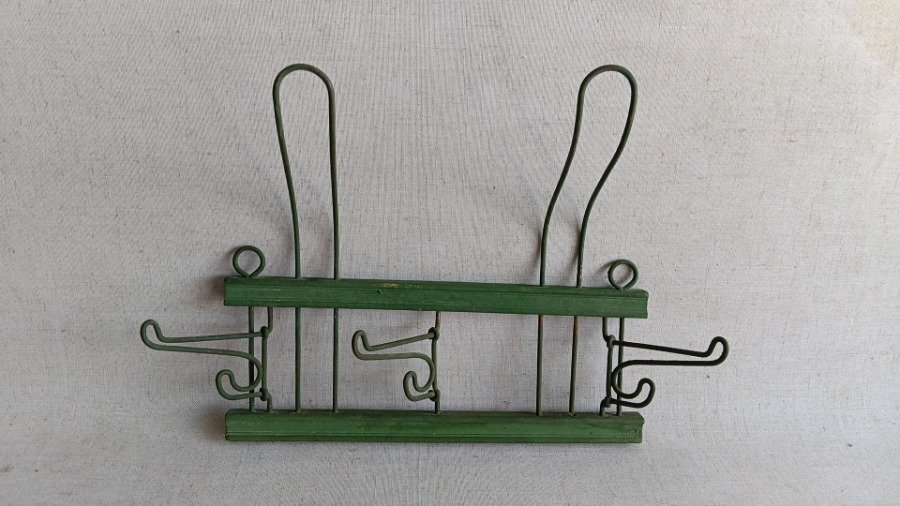 Antiguo Perchero de Madera y Metal con Perchas Móviles