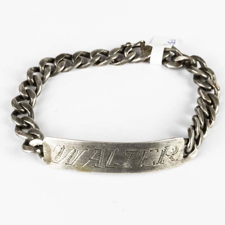 Lote siguiente: Pulsera de plata grabada 'Walter'