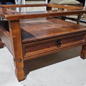 Lote siguiente: Mesa ratona estilo mexicano (falta vidrio)